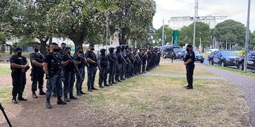 Este jueves se inició un operativo de saturación en las Cuatro Plazas. (@gbelluati)