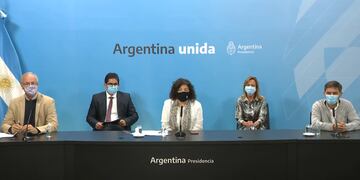 La ministra de Salud, Carla Vizzotti (c), junto a sus pares de CABA, Buenos Aires, Córdoba y San Luis hablaron sobre la vacunación tras la reunión del Consejo Federal de Salud (COFESA).
