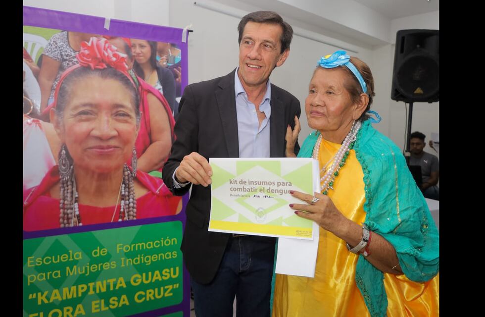 Emprendedoras del pueblo guaraní compartieron sus logros con Carlos Sadir