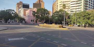 Así amaneció el centro de Córdoba luego de los festejos por el triunfo de Javier Milei.