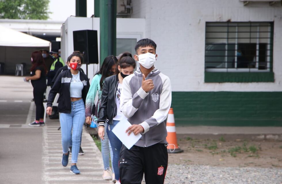 Abrieron la inscripción para vacunar a adolescentes de 15 años contra el coronavirus