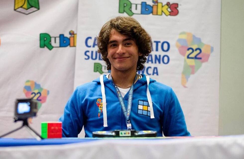 Jurado perplejo en Got Talent Argentina: santafesino armó un cubo Rubik con los pies