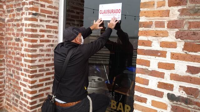 Clausura de un bar. (@carolabayru)