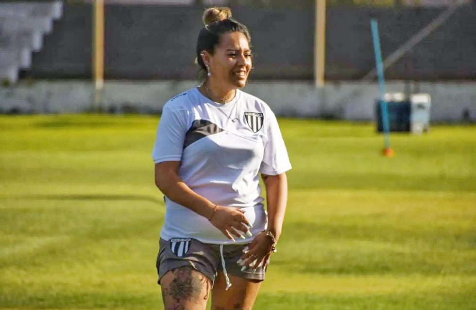 Quién es la mendocina y primera mujer en integrar el cuerpo técnico de un equipo de la Primera Nacional