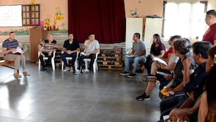 Funcionarios de la cartera de Seguridad provincial y del MPA se reunieron en la sede del CIARD de Alto Comedero con referentes vecinales de ese conglomerado.