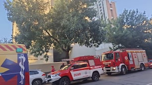 Incendio en la Torre Ángela, con evacuación preventiva (Gentileza).