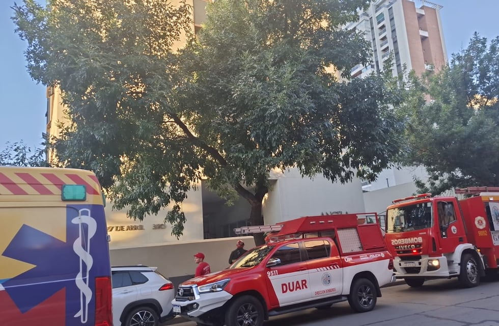 Córdoba: controlaron un incendio en la Torre Ángela; un hombre sufrió quemaduras y hubo evacuación