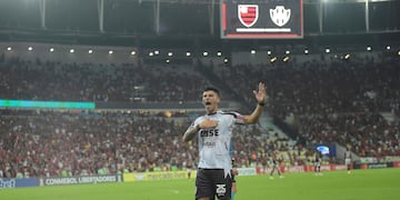 Central Córdoba le gana 2-0 a Flamengo en Brasil. Festejo de José Florentín. (AP)