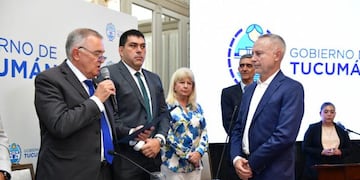 Jaldo presentó nuevos funcionarios y destacó la importancia de la obra pública para dinamizar la economía provincial.