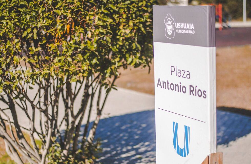 La Municipalidad realizó trabajos de  embellecimiento en la Plaza  “Antonio Ríos”