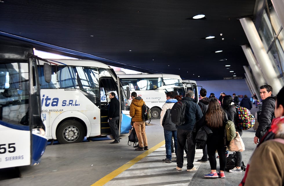 Aumentó el boleto del transporte interurbano en Córdoba: subió 77% este 2023
