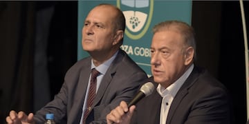 El Ministro de Seguridad Raúl Levrino y el jefe de la Policía Roberto Munives son los funcionarios que la oposición quiere que se presenten en la Comisión de Seguridad. Gentileza Gobierno de Mendoza