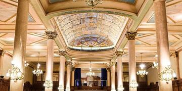 Volvió a abrir "La Ideal", el histórico bar notable del centro porteño.