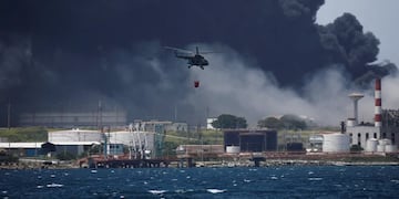 Luego de que explotaran tanques de petroleo, más de 70 personas resultaron heridas. - Gentileza / AP