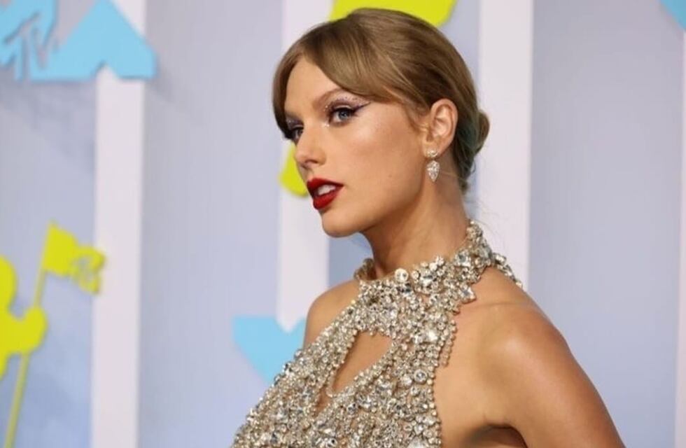 Taylor Swift bailó al ritmo de J Balvin en los Premios MTV VMAs 2022