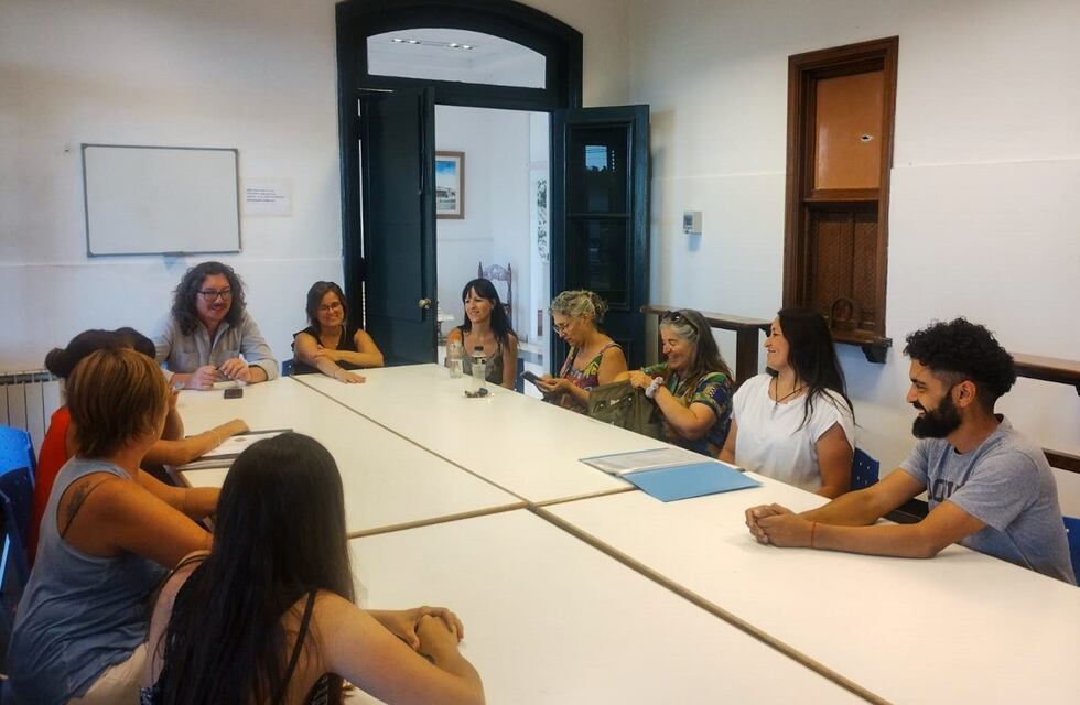 Tres Arroyos: el director de Cultura, Educación y Derechos Humanos recibió a representantes de Encuentro Indígena