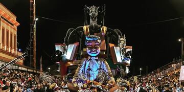 Comparsa Papelitos ganadora del Carnaval del País 2023