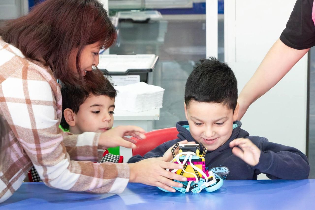 Espacio Tecnológico y el Centro de Formación Laboral y Tecnológica.