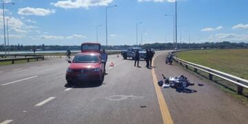 Posadas: accidente de tránsito dejó a un motociclista herido.
