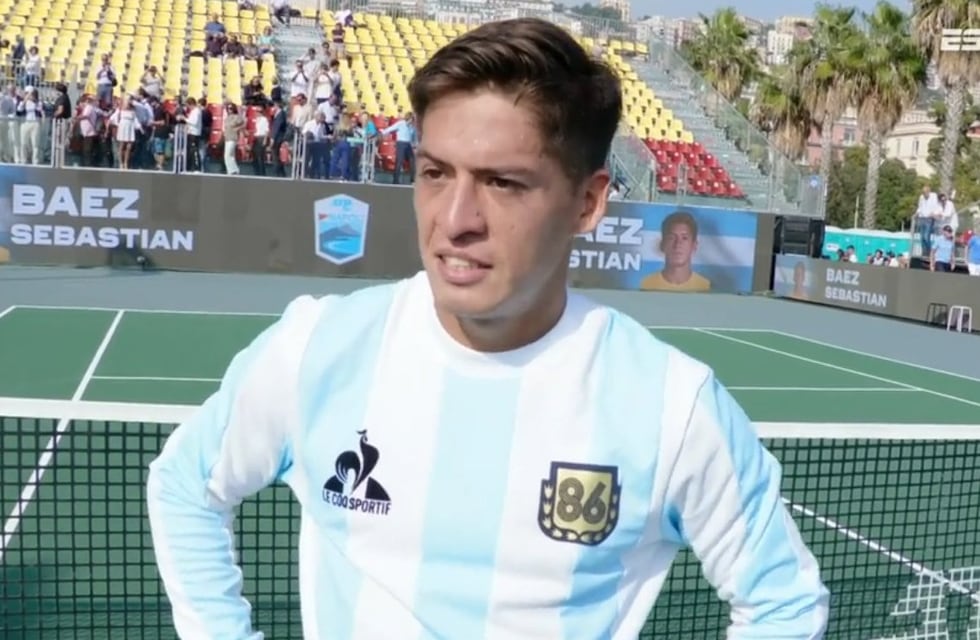 Tras once partidos de sequía, Sebastián Báez volvió a la victoria con homenaje incluido para Diego Maradona