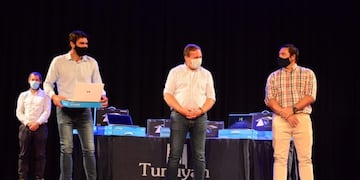 La Municipalidad de Tunuyán hizo entrega de Notebooks a distintas unidades productivas para comercialización digital.