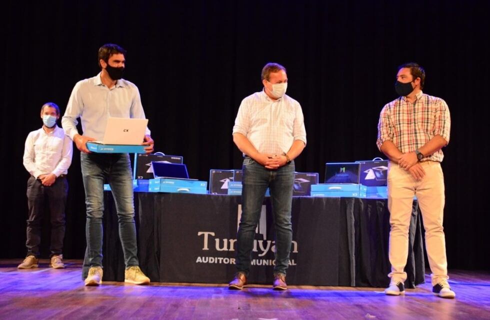 Emprendedores de Tunuyán recibieron Notebooks para comercialización digital