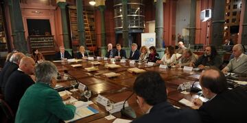 El piso salarial docente subirá a $200.000 en septiembre de 2023. (Foto: Ministerio de Educación)