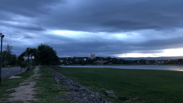 Costanera de Villa Carlos Paz. Enero 2021. (Foto: VíaCarlosPaz).