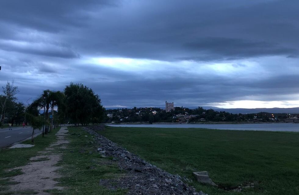 Sábado nublado con chaparrones y una máxima de 30° en Carlos Paz