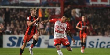 Golazo de Santiago Rodríguez para el 1 a 0 del Instituto finalista (Facundo Luque / La Voz)