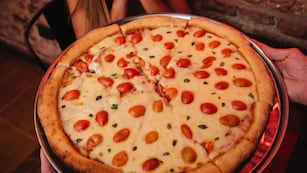 Un local de Córdoba ofrece 4 horas de pizza libre, para los amantes de la comida.