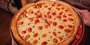 Un local de Córdoba ofrece 4 horas de pizza libre, para los amantes de la comida.