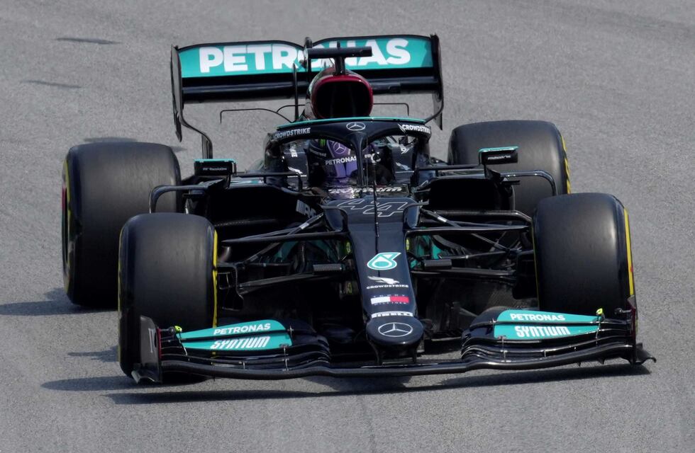 F1: ¡pole número 100 para Lewis Hamilton!