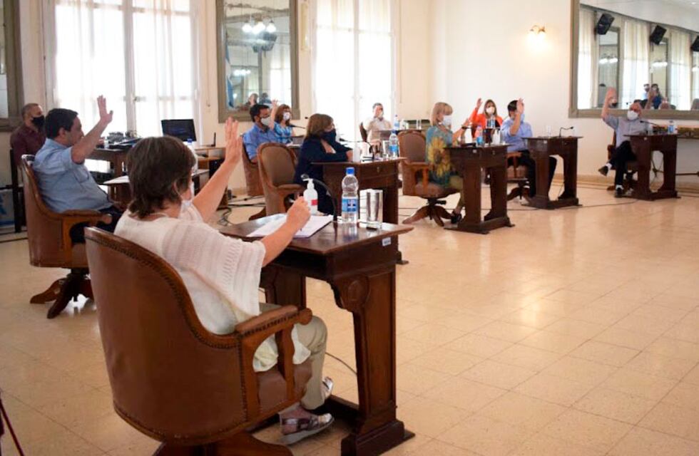 El Concejo santarroseño aprobó la reestructura del presupuesto para la compra de colectivos