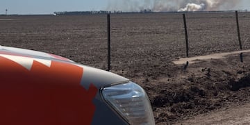 El incendio en Colonia Marina está fuera de control y se suman más bomberos de Arroyito y Tránsito