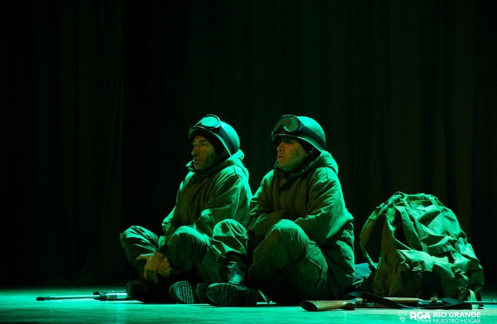 Río Grande: Más de 1000 personas disfrutaron de la obra “Del Lápiz al Fusil”