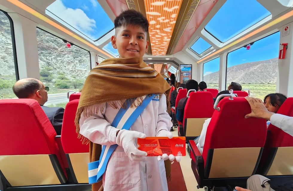 El tren turístico solar de Jujuy cumplió su viaje inaugural