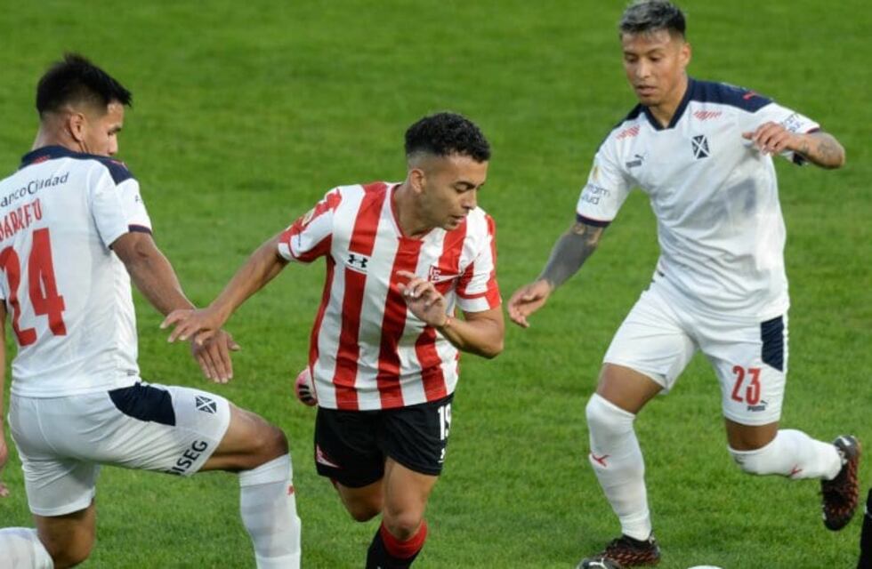 Independiente venció por penales a Estudiantes y pasó a semifinales