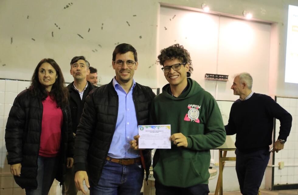 Entrega de certificados en el curso de colectores solares