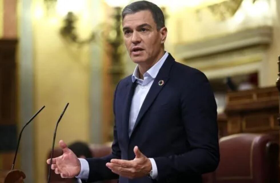 La derecha arrasó en las elecciones regionales de España y Pedro Sánchez adelantó los comicios generales