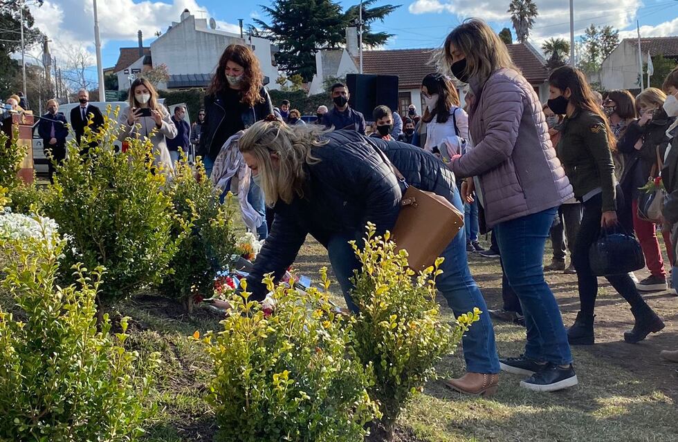 En fotos, así fue en Tandil el homenaje a las víctimas del coronavirus