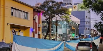 Los trabajadores de salud levantan el acampe tras acuerdo salarial con el Gobierno de Misiones.