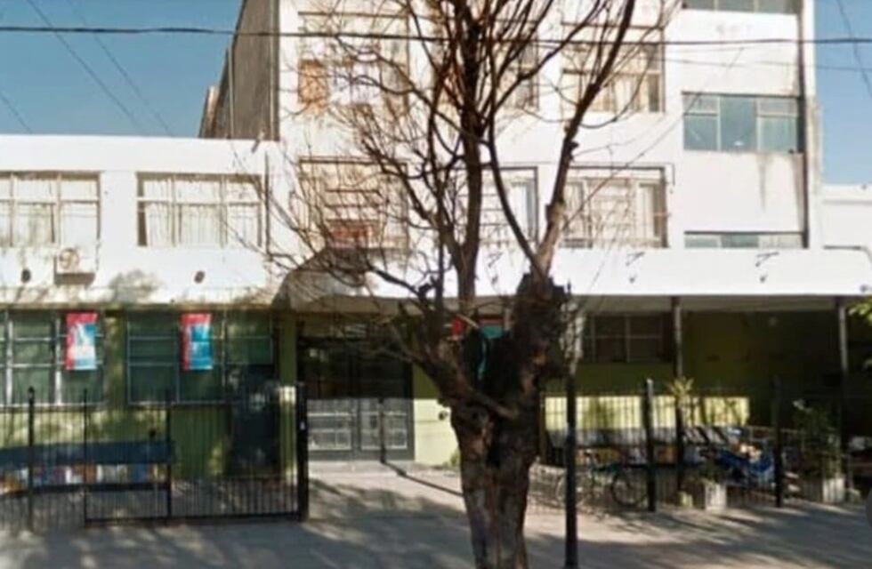 Violencia adolescente: una joven atacó a cuchillazos a una compañera a la salida del colegio en Ituzaingó