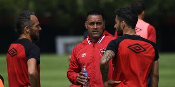 Fernando Gamboa confía en cambiar la imagen futbolística de Newell's en los próximos partidos. (@Newell's)