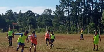 San Pedro: alumnos de escuela de fútbol realizaron pruebas para Crucero del Norte. Gentileza: Carina Martínez