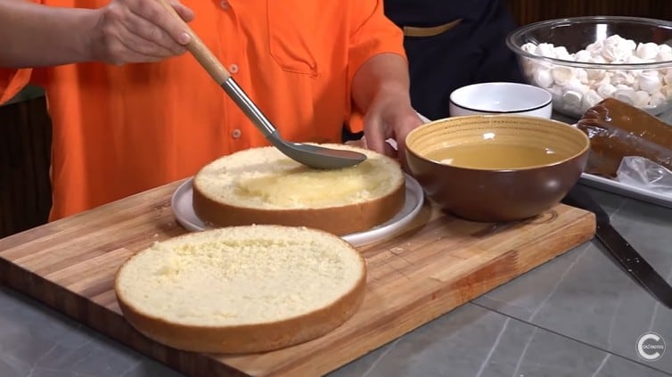 Cómo hacer una torta chajá con un bizcochuelo súper esponjoso: la receta de Gladys Olazar, de Cocineros Argentinos