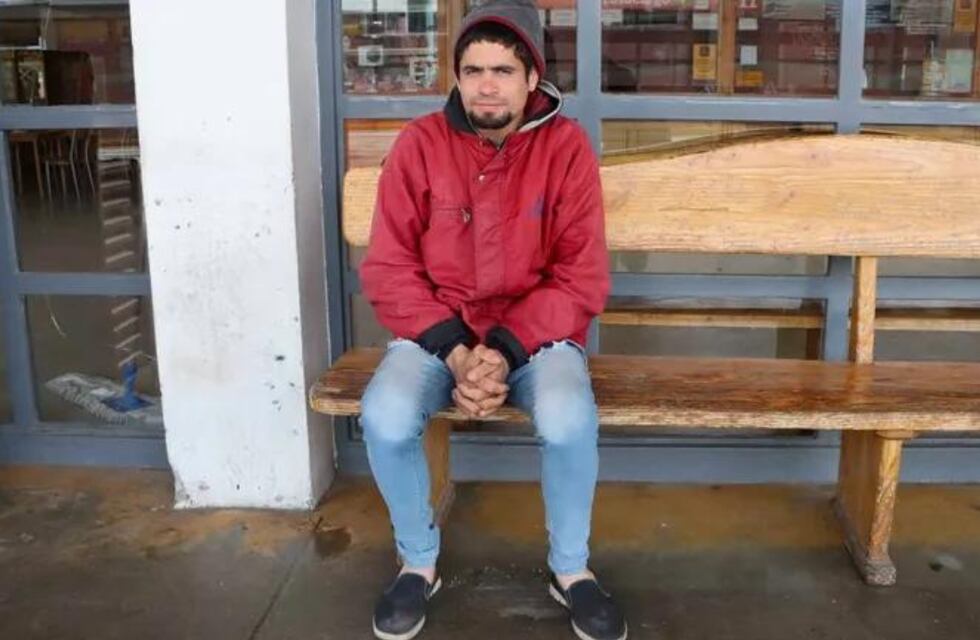 Lo hicieron viajar a Río Negro por una falsa oferta de trabajo: no puede volver a Tucumán para conocer a su hija