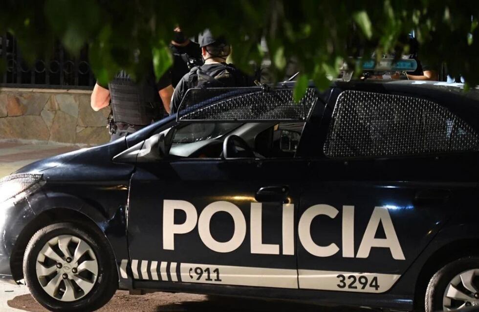 Robo en Mendoza: delincuentes ataron a un hombre con alambre y le robaron 30 mil dólares más 5 mil euros