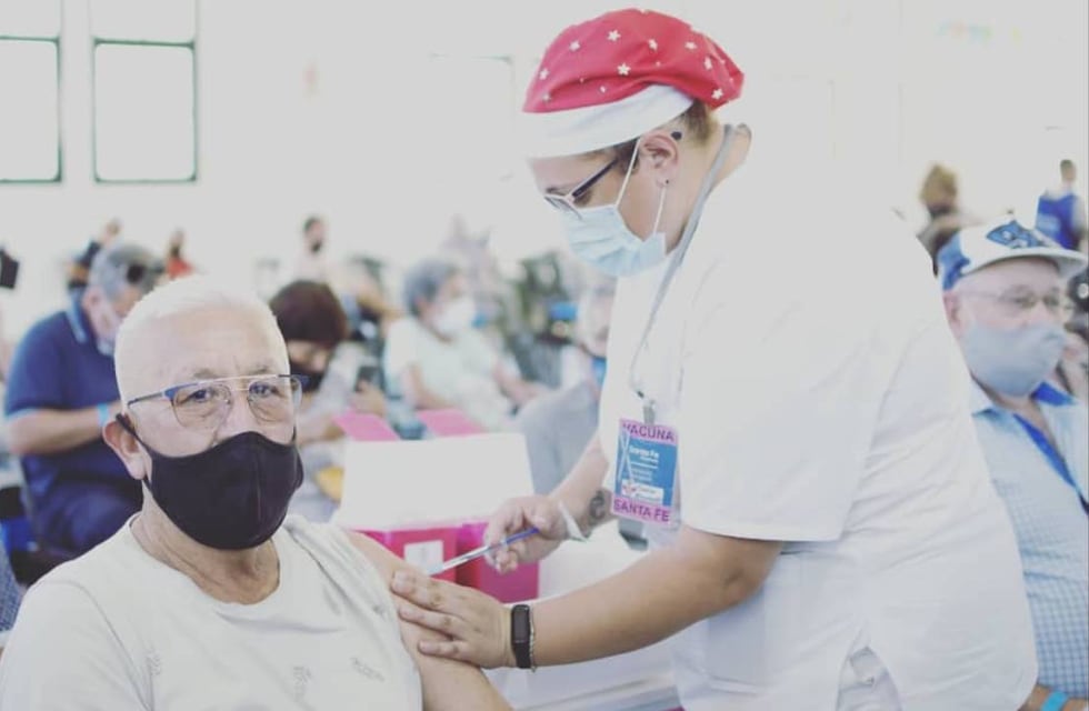 Vacuna COVID-19 en Santa Fe: recibieron turno para la tercera dosis todos los mayores de 60 años