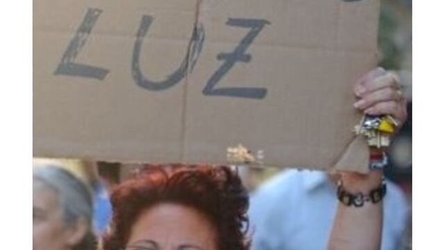 Reclaman por cortes de luz